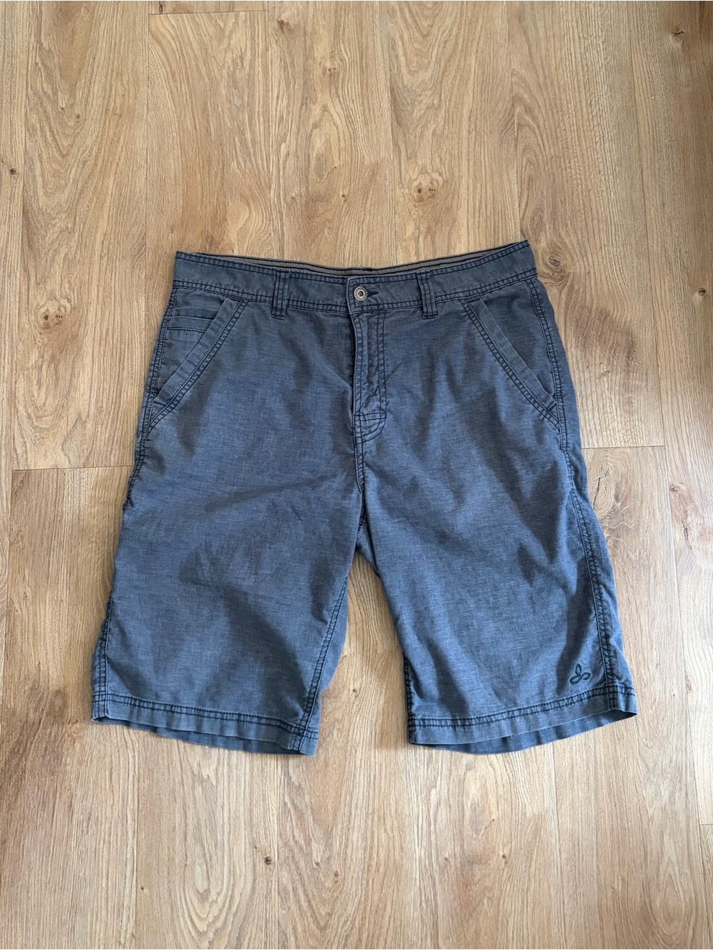 Prana Breathe Men's Charcoal Flat-Front Casual Shorts Sz 34 Great Condition!
